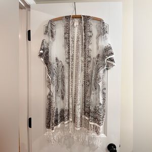 SO Floral Kimono                           Size - One Size